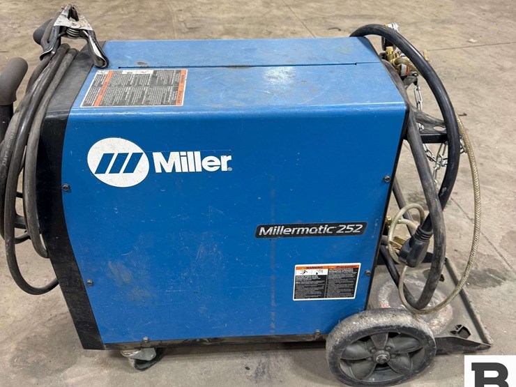 miller-millermatic-252-wire-feed-welder---toppenish,-wa-image-1