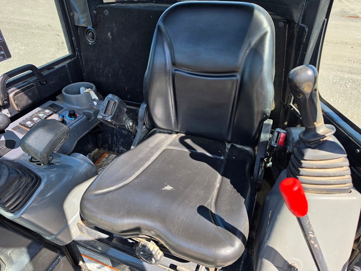2022-yanmar-vio35-6a-image-10