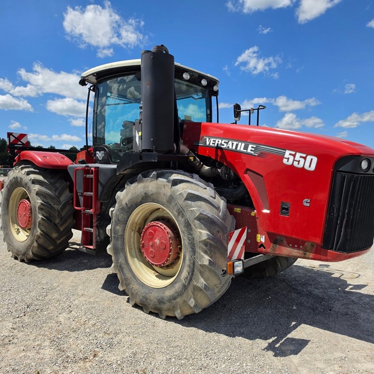 2015 VERSATILE 550