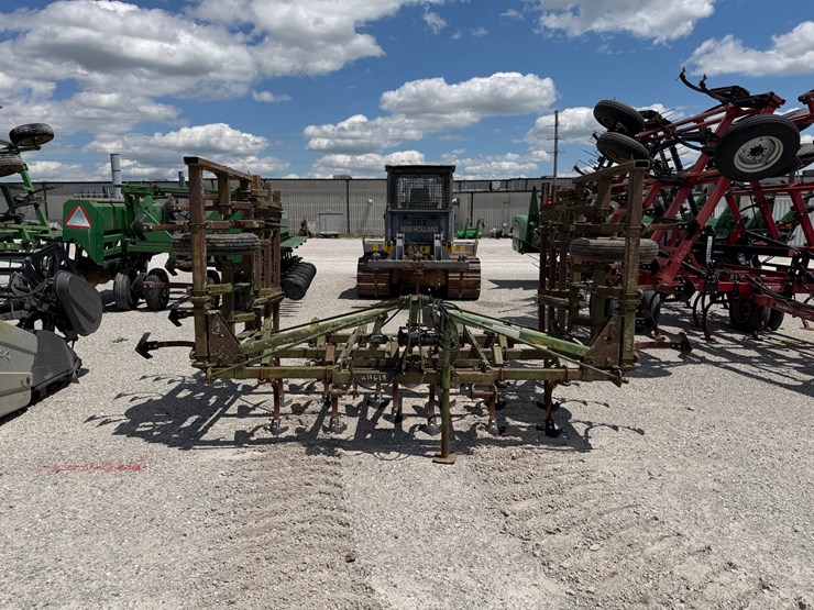 john-deere-1010-image-2