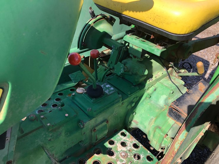 john-deere-1050-image-9