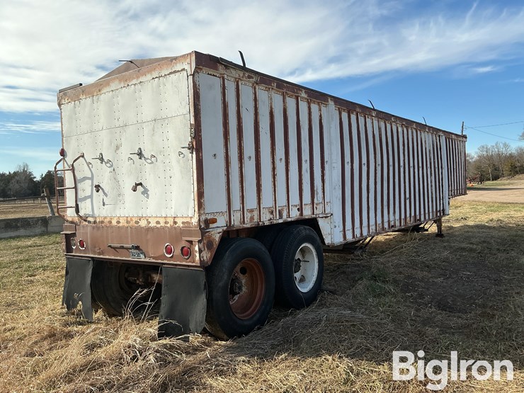 1973-hobbs-grain-trailer-image-5