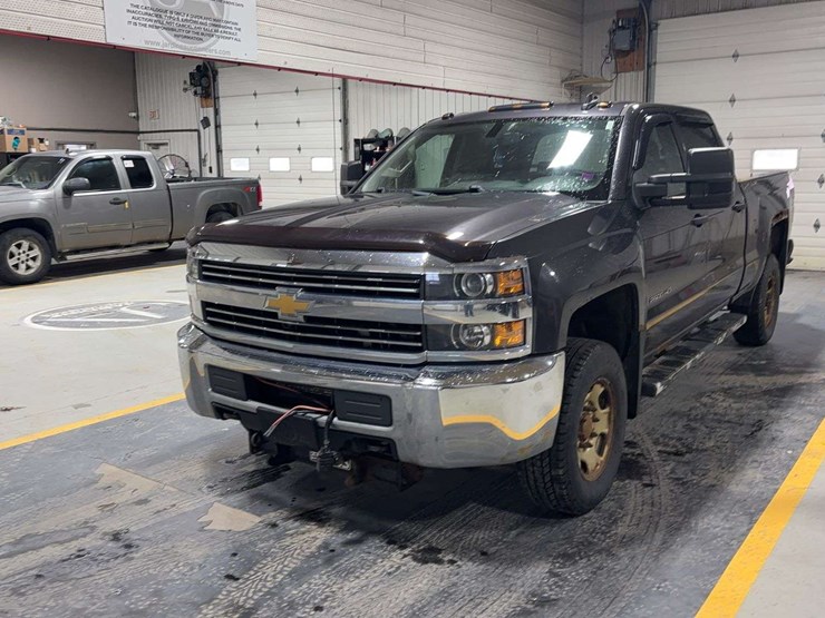 2016-chevrolet-silverado-2500hd-image-1
