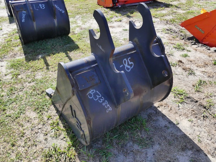 24"-excavator-bucket-image-3
