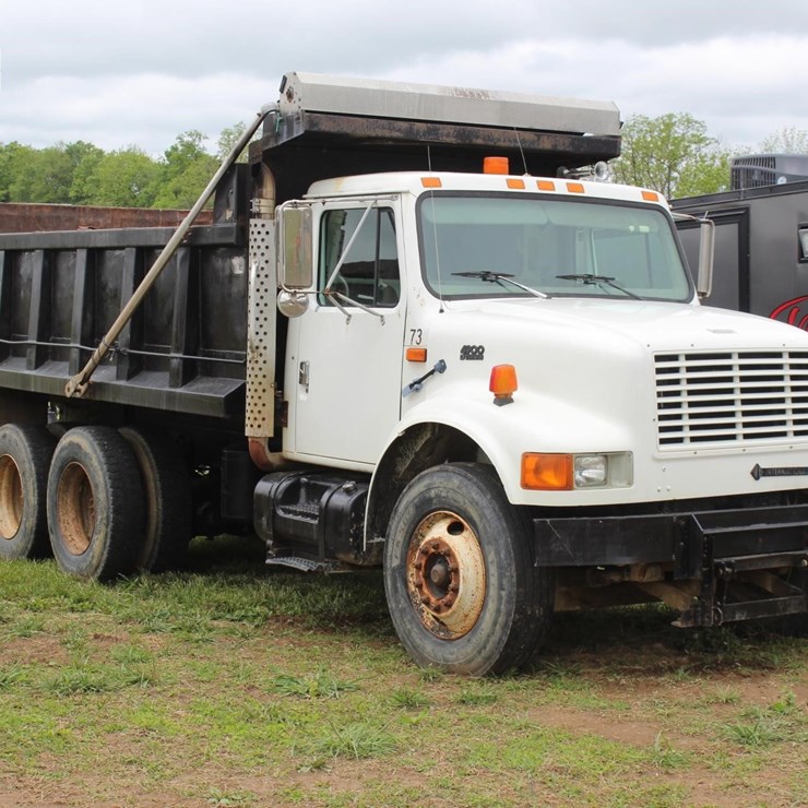 1996 INTERNATIONAL 4900