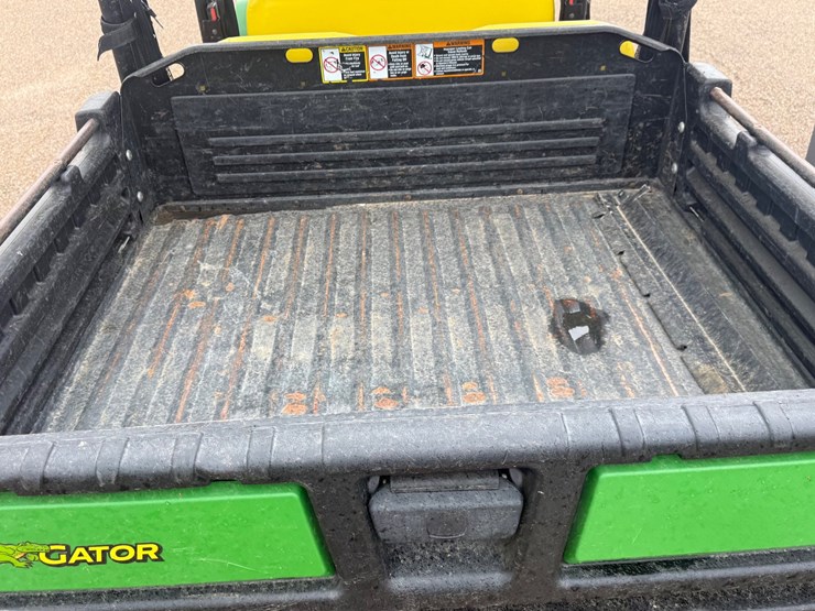 john-deere-gator-image-15