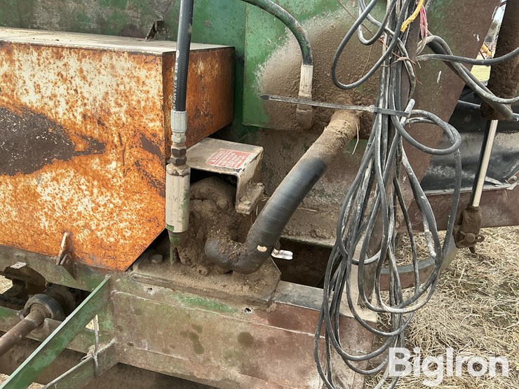 henke-h12a-feed-wagon-image-14