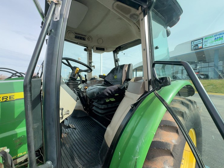 2011-john-deere-5095m-image-25