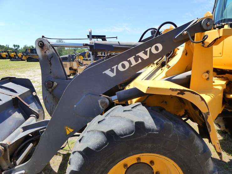 2012-volvo-l35b-image-9
