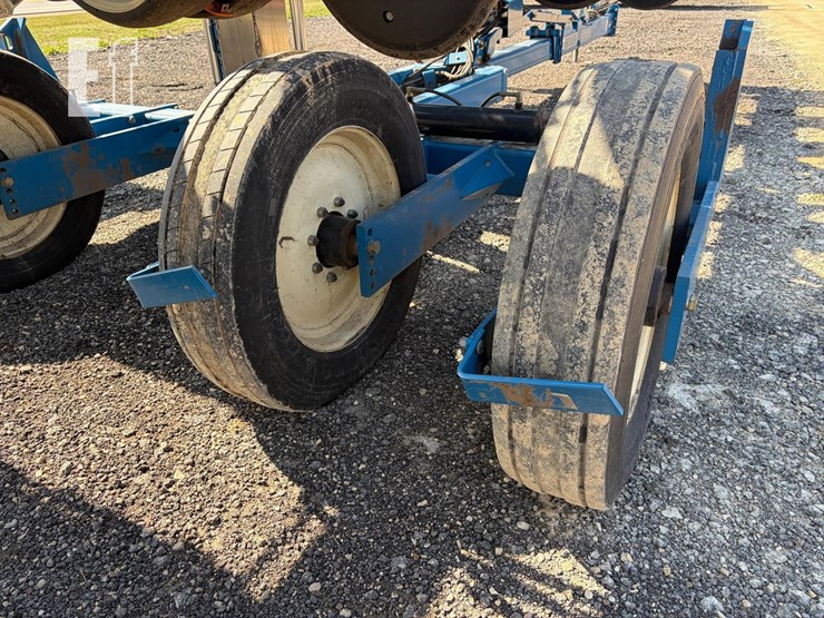 1999-kinze-2600-image-13