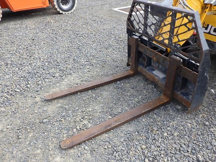 2015-jcb-525-60-image-18