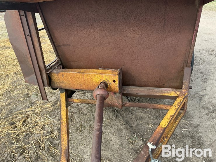 kelly-ryan-feed-wagon-image-13
