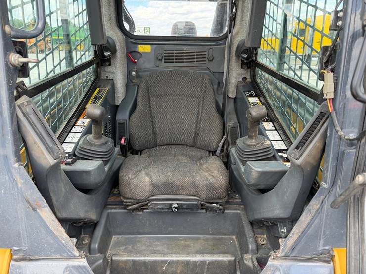 deere-333e-image-5