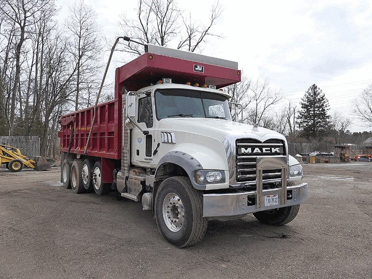 2017-mack-granite-gu713-image-4