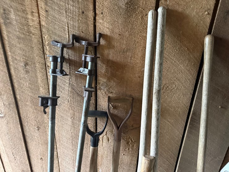 #69-•-lot-of-yard-tools-image-5