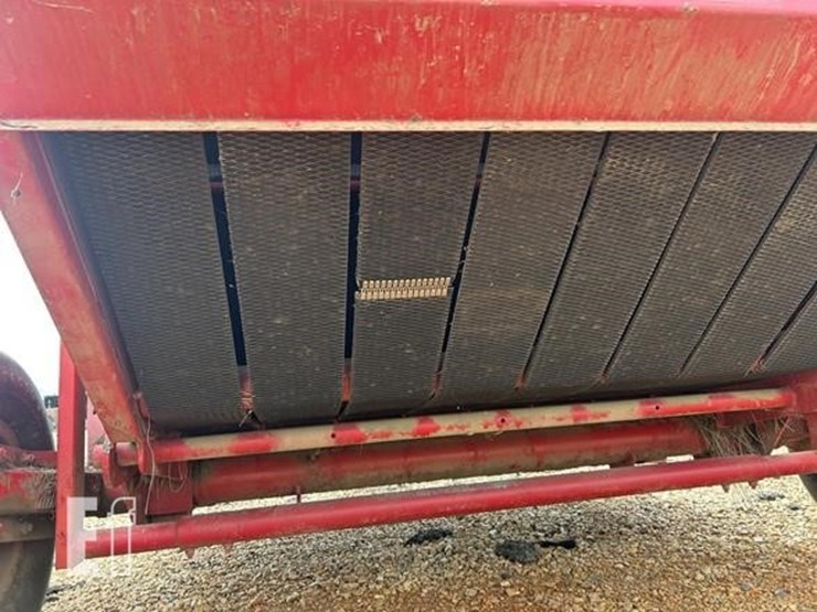 massey-ferguson-1756-image-15
