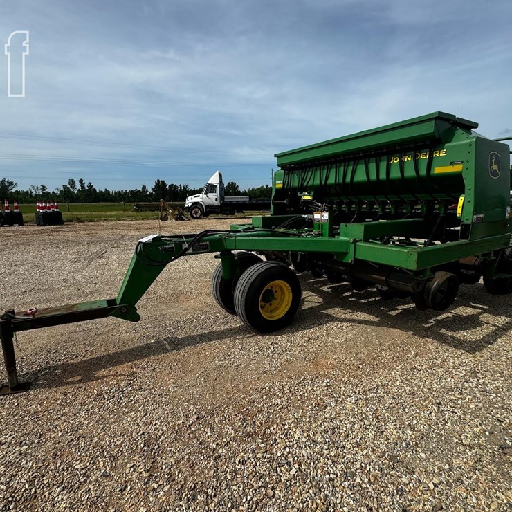 2009 JOHN DEERE 1590