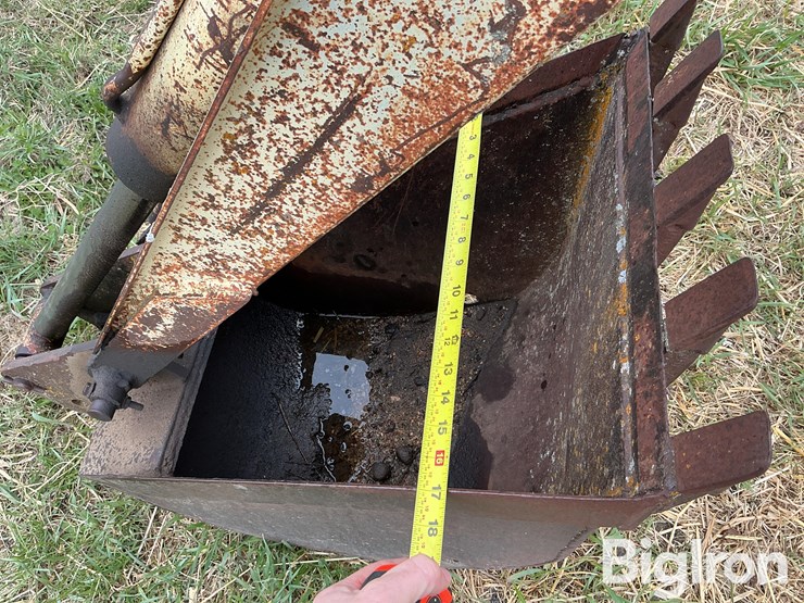 digz-all-800-pull-type-backhoe-image-12