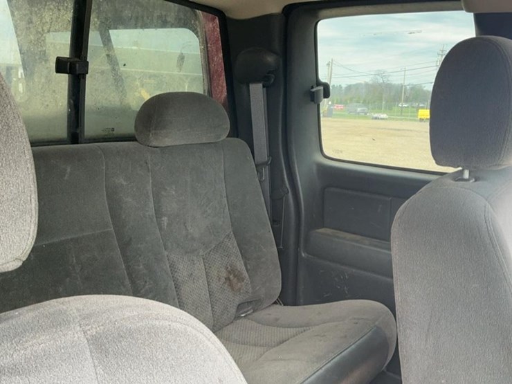 2005-chevrolet-silverado-2500hd-image-58