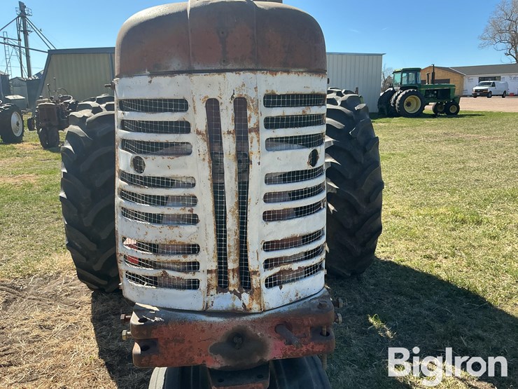 1955-farmall-400-2wd-tractor-image-12