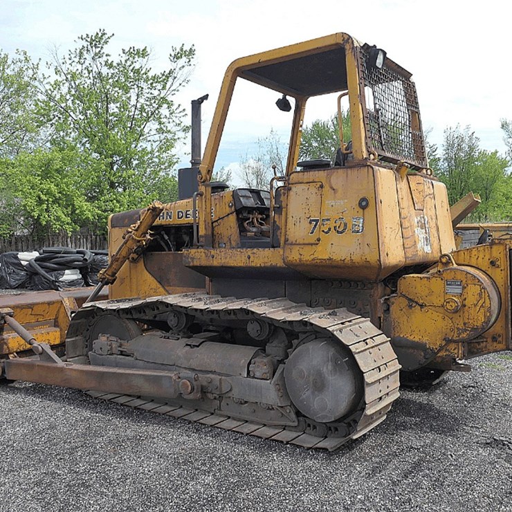 DEERE 750B