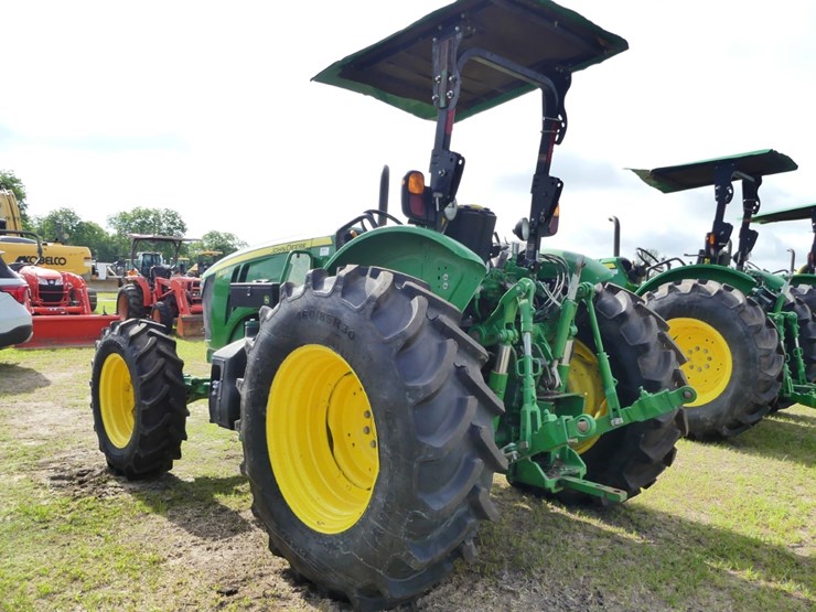 2023-john-deere-5105m-image-3