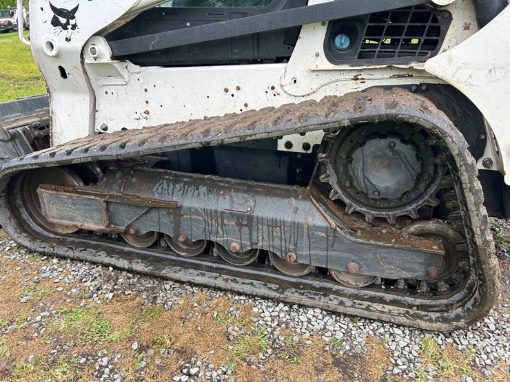 2022-bobcat-t770-image-11