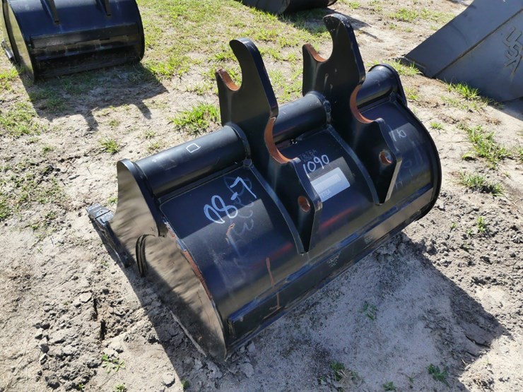 30"-excavator-bucket-image-3
