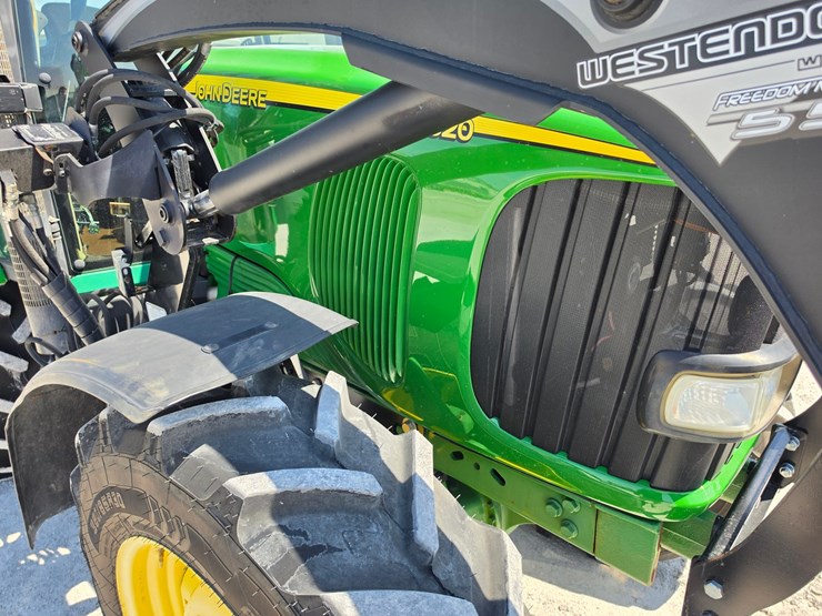 john-deere-7520-image-24