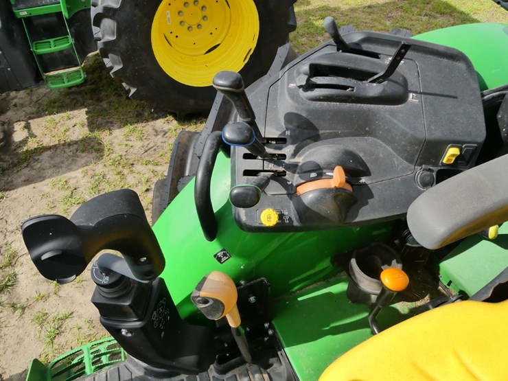 2024-john-deere-5120m-image-11