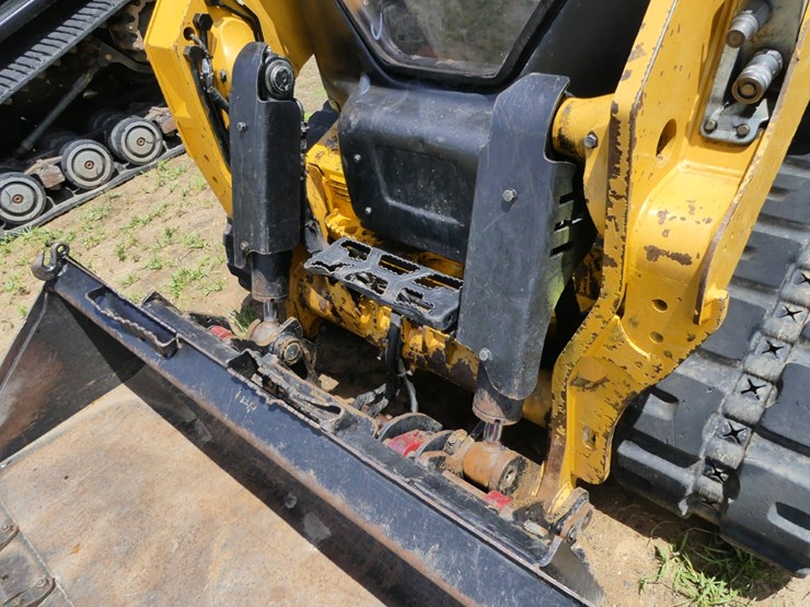 2024-caterpillar-255-image-12