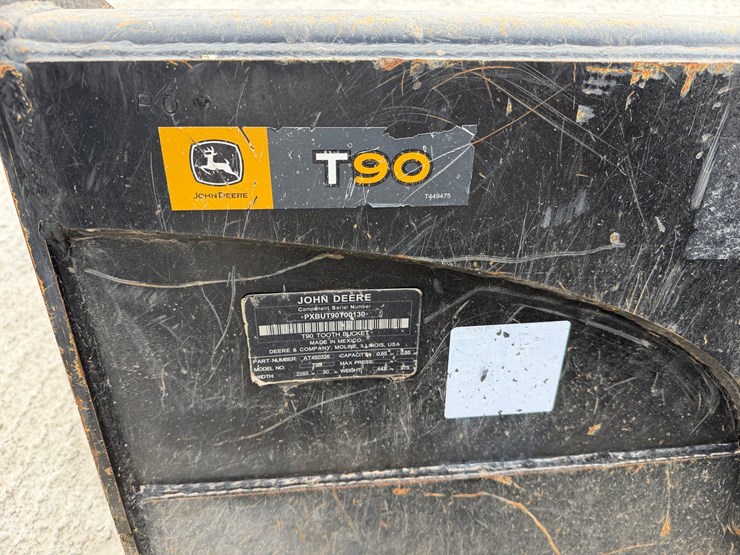deere-333e-image-22
