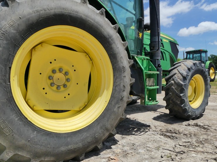 2014-john-deere-6125r-image-7