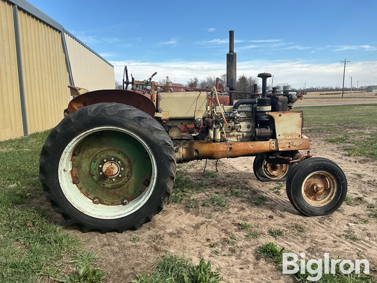 cockshutt-2wd-tractor-image-4