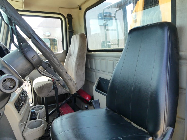 2001-mack-grapple-truck-image-13