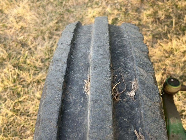 john-deere-820-image-24