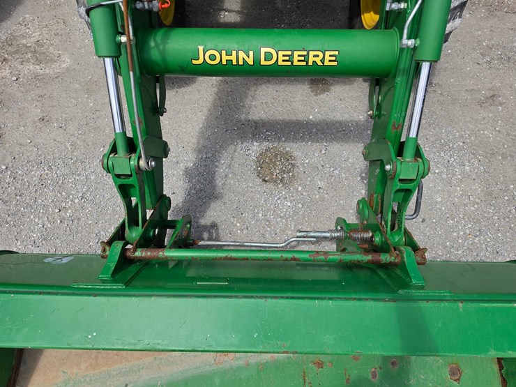 2013-john-deere-6140d-image-5