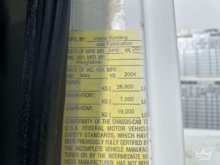 2004-freightliner-fl70-image-6