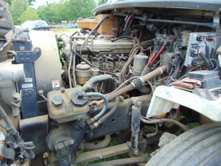 (inop)-(nt)-2005-freightliner--parts-only-image-8