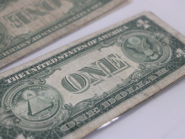#36133-•-(22)-1957-and-qty-4,-1935-silver-certificates,-1-dollar-bills-image-8