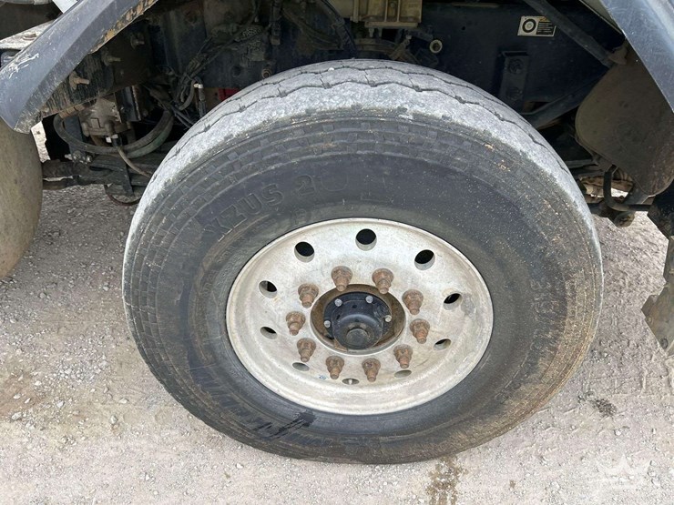 2019-peterbilt-520-image-40