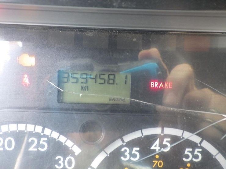 2012-freightliner-cascadia-125-image-85