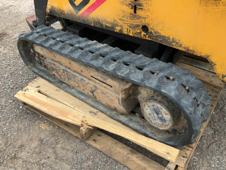 #1050-•-boxer-mini-skid-steer-loader-image-12