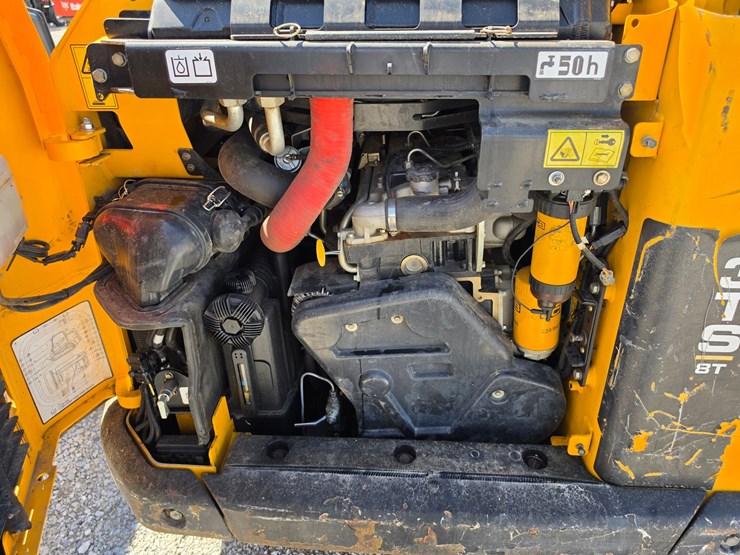 2018-jcb-3ts-8t-image-17