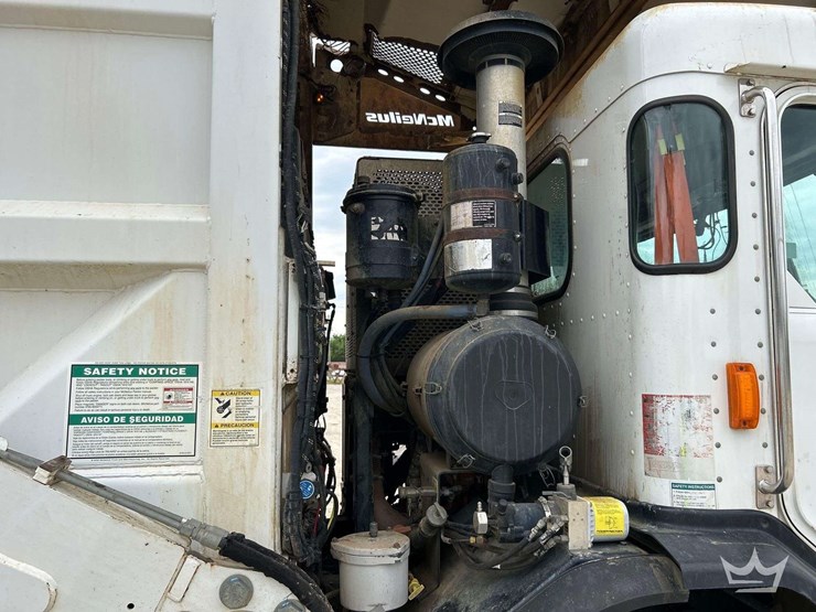 2019-peterbilt-520-image-31