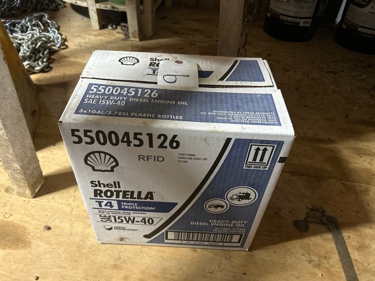 #39-•-(3)-gallons-of-rotella-15w-40-oil-image-1