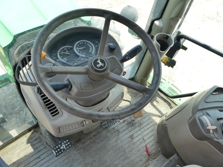 2014-john-deere-6125r-image-12