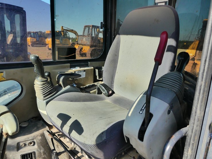 2010-deere-50d-image-12