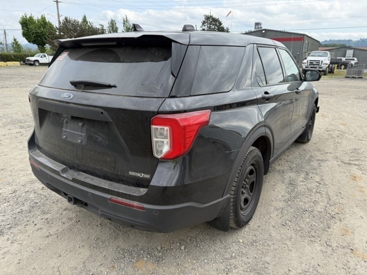 2020-ford-explorer-image-4