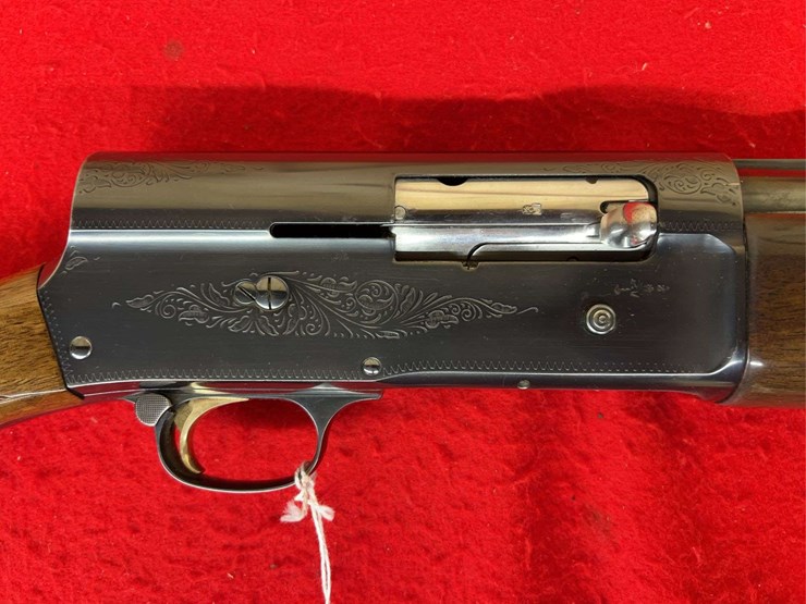 browning-light-twelve-semi-auto-shotgun-12-gauge-image-9